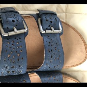 A pair of Earth sandals blue hardly worn.